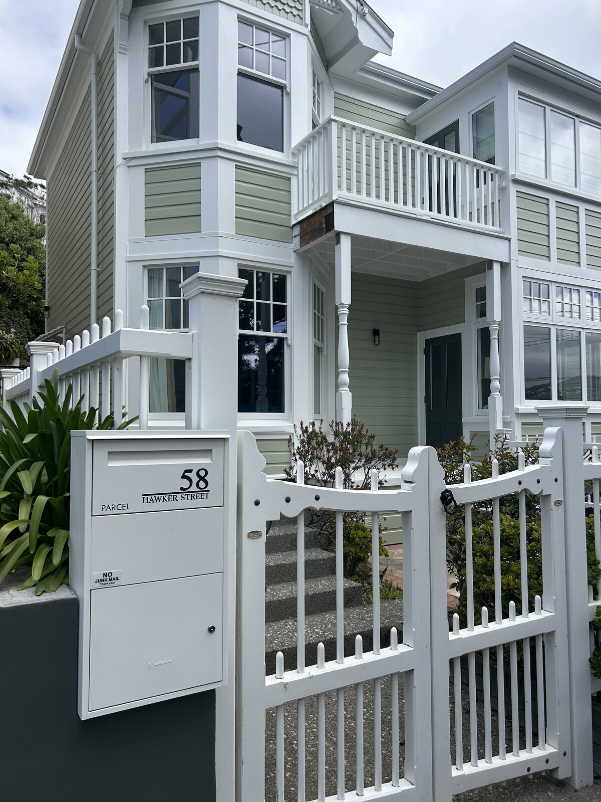 Heritage villa repaint, Hawker Street, Wellington
